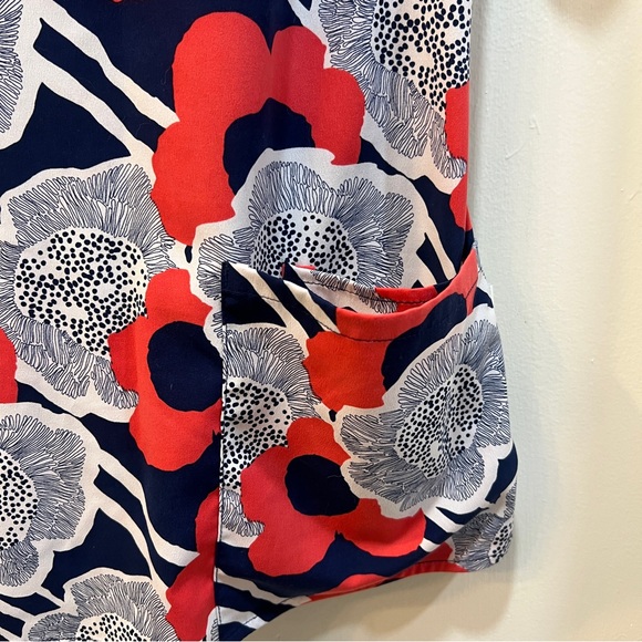 Premier by Healing Hands Flower Print Scrub Top - Picture 4 of 6